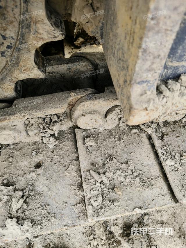 左导向轮(行走机构) 左导向轮(行走机构)