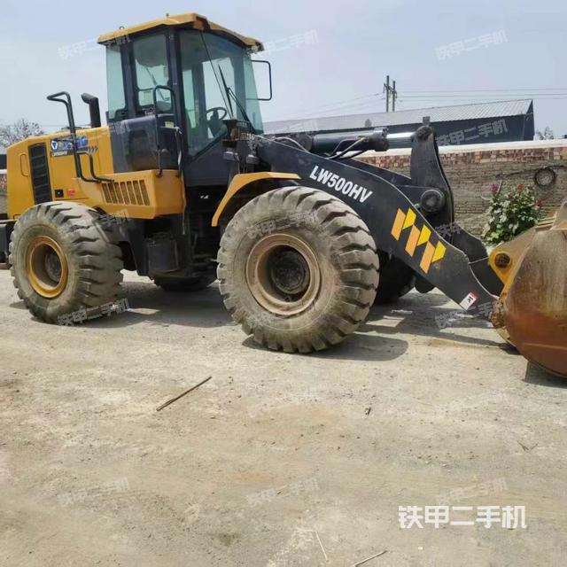駕駛室工作臺(整機外觀及大件) 駕駛室工作臺(整機外觀及大件)