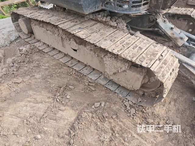 左側(cè)履帶整體?(行走機(jī)構(gòu)) 左側(cè)履帶整體?(行走機(jī)構(gòu))