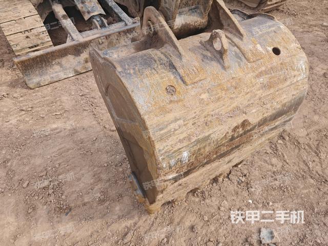 鏟斗45度(工作和回轉(zhuǎn)裝置) 鏟斗45度(工作和回轉(zhuǎn)裝置)