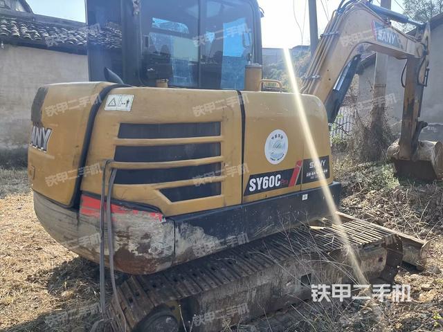 整机右后45°(整机外观) 整机右后45°(整机外观)