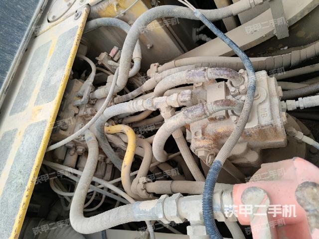 回轉(zhuǎn)馬達(dá)（上車部件）