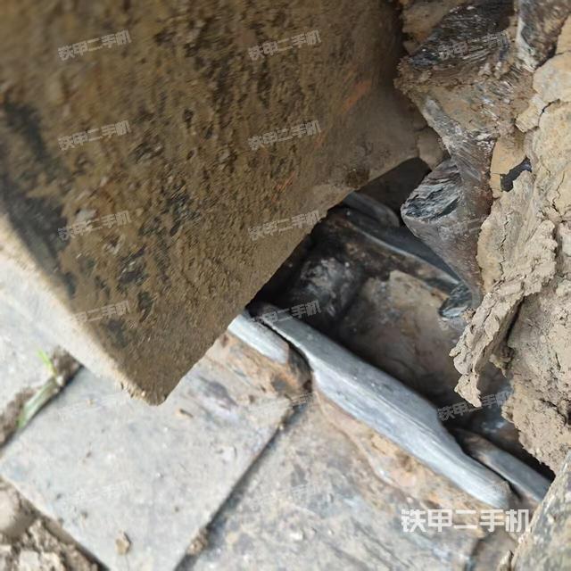 右驱动轮(行走机构) 右驱动轮(行走机构)