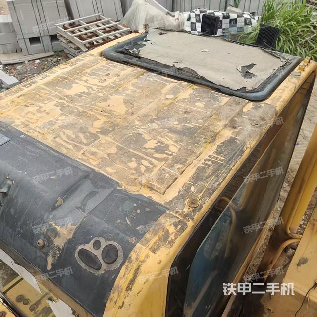 驾驶室顶部俯视(上车部件) 驾驶室顶部俯视(上车部件)