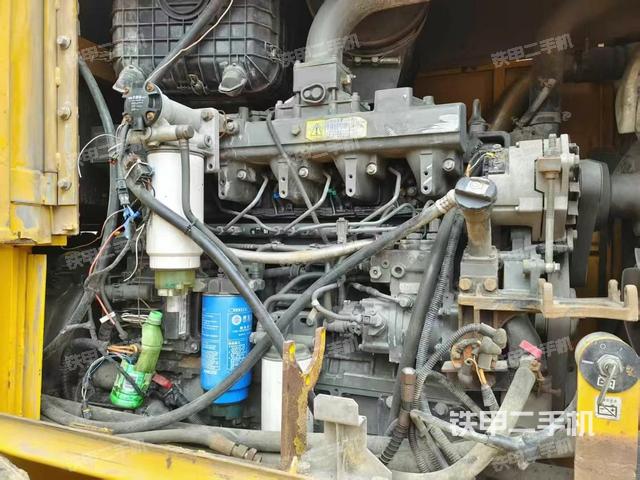 發(fā)動機左側(cè)（整機外觀及大件）