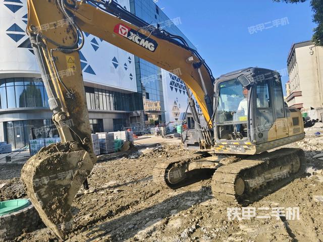 徐工XE135D挖掘機(jī)
