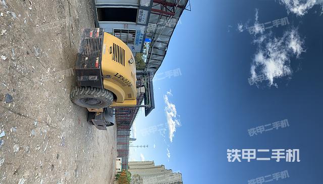 整機右側(cè)(設備外觀及核心部件) 整機右側(cè)(設備外觀及核心部件)