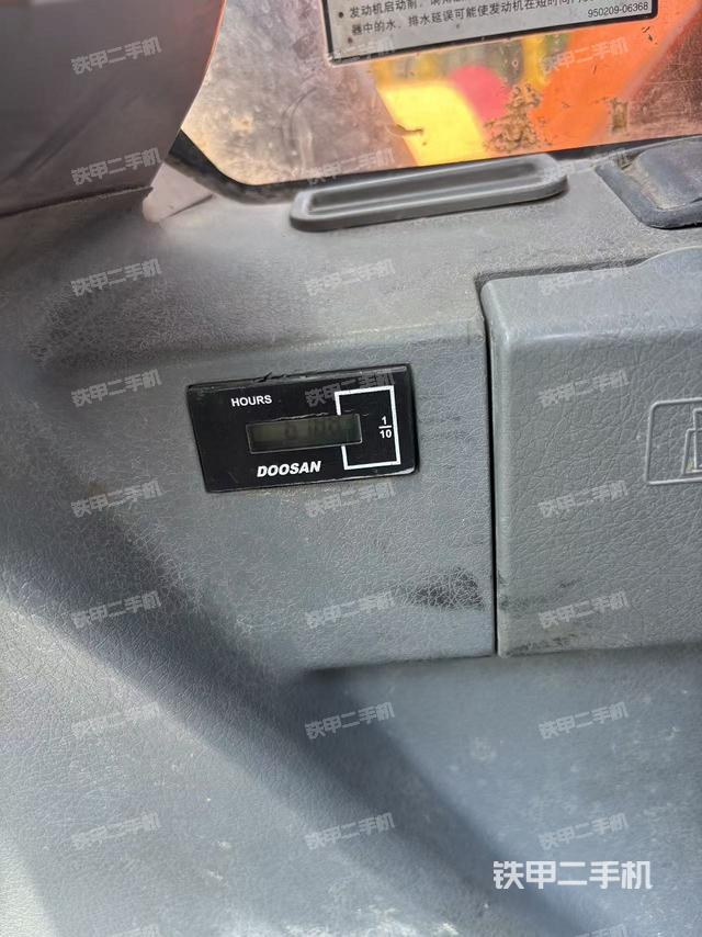 驾驶室整体（整机外观）