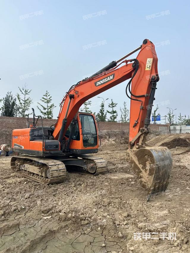 斗山DX150LC-9C挖掘機(jī)