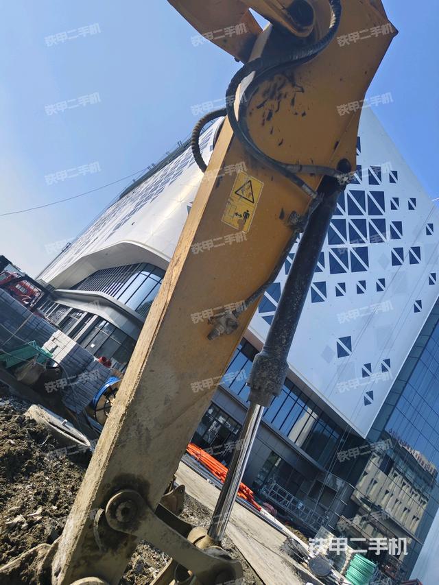 小臂整體左后(工作和回轉(zhuǎn)裝置) 小臂整體左后(工作和回轉(zhuǎn)裝置)