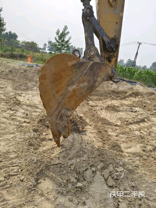 大臂根部 斜视(工作和回转装置) 大臂根部 斜视(工作和回转装置)