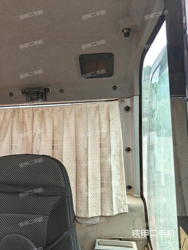 后窗玻璃角標(biāo)(駕駛室部分) 后窗玻璃角標(biāo)(駕駛室部分)