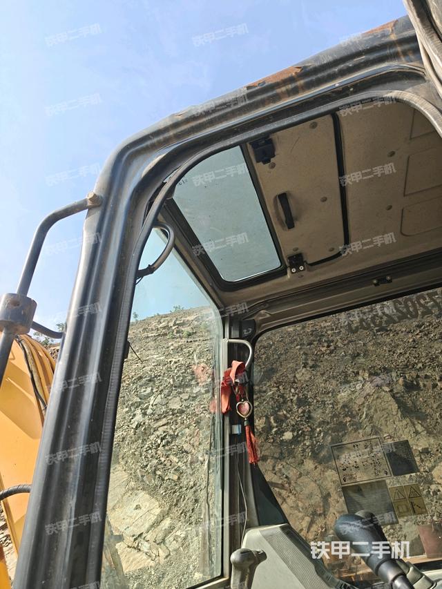 顶棚整体(驾驶室部分) 顶棚整体(驾驶室部分)