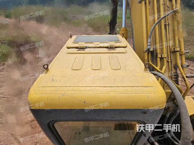 驾驶室顶部（整机外观）