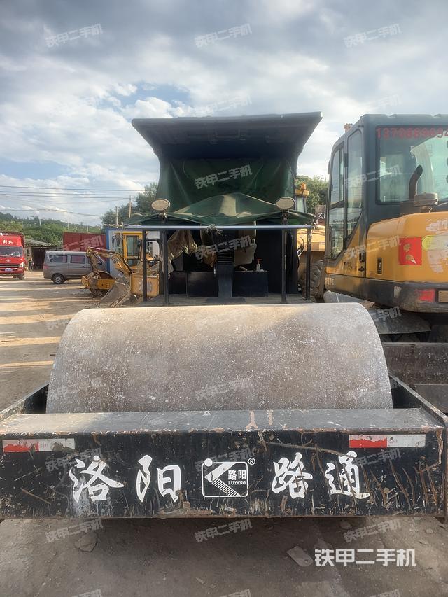 整機(jī)右后45°（設(shè)備外觀及核心部件）