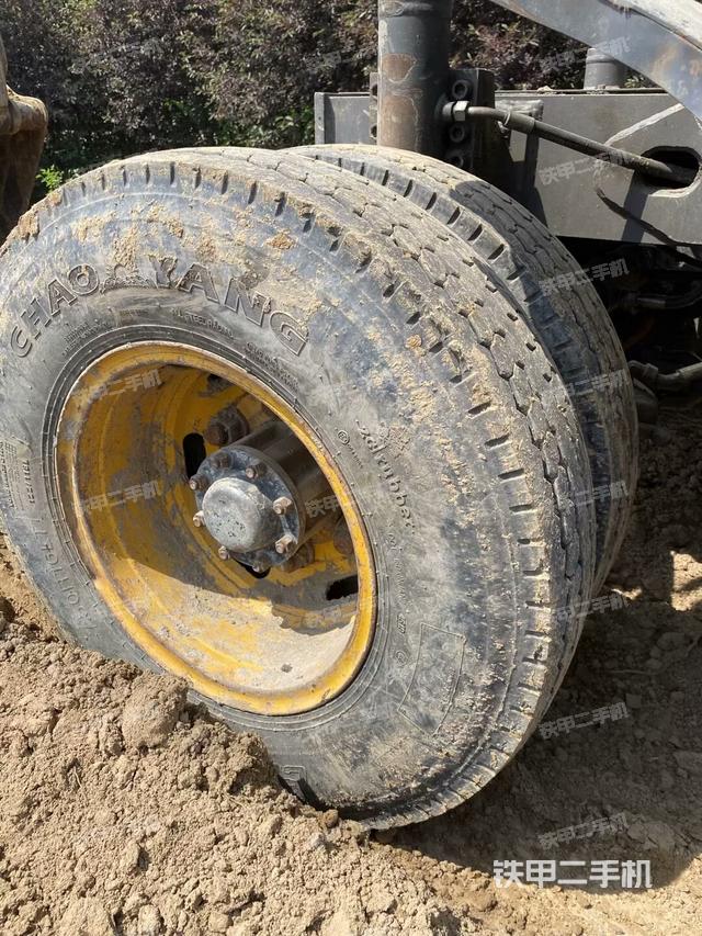 單側(cè)履帶整體（整機(jī)外觀）