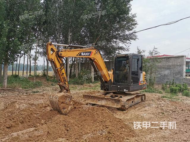 駕駛室整體（整機外觀）