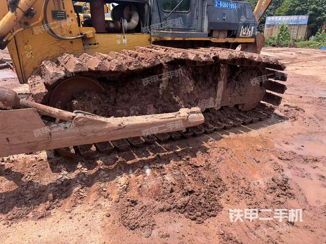 右驅(qū)動輪(推土機底盤及工作裝置) 右驅(qū)動輪(推土機底盤及工作裝置)