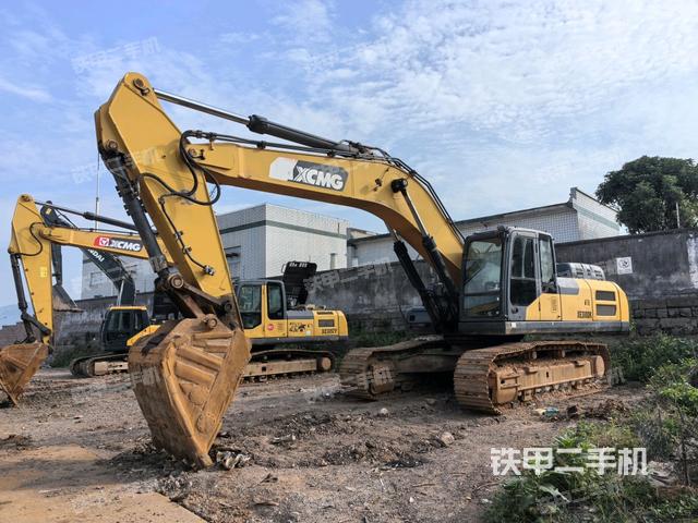 徐工XE370D挖掘機(jī)