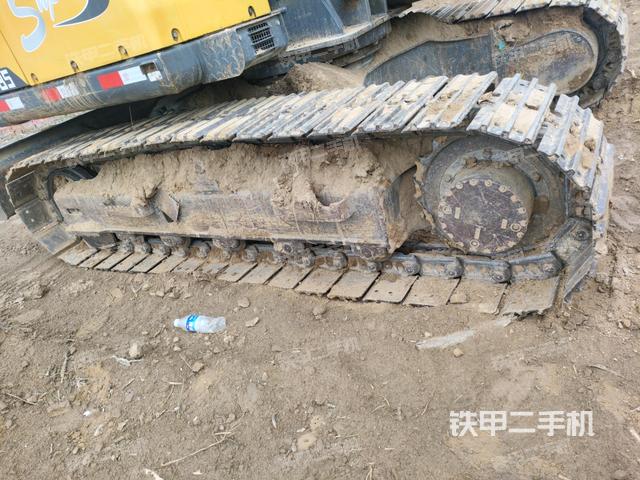 左側(cè)履帶整體?(行走機(jī)構(gòu)) 左側(cè)履帶整體?(行走機(jī)構(gòu))