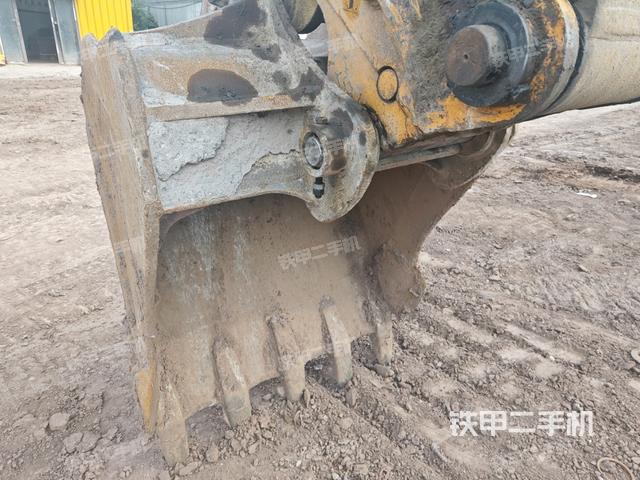 铲斗右后整体（工作和回转装置）