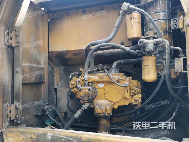 液壓泵斜45?右(大件艙室) 液壓泵斜45?右(大件艙室)