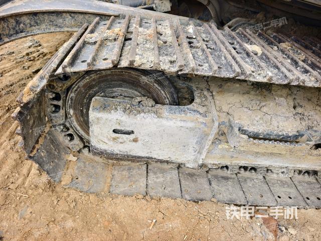 左导向轮(行走机构) 左导向轮(行走机构)