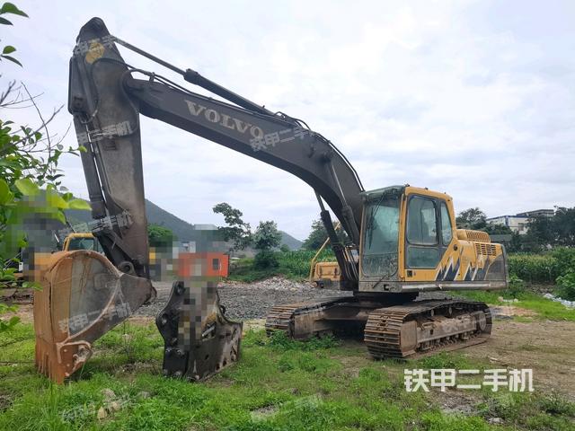 沃爾沃EC210B挖掘機