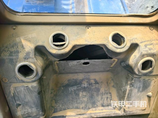 座椅后部（驾驶室部分）