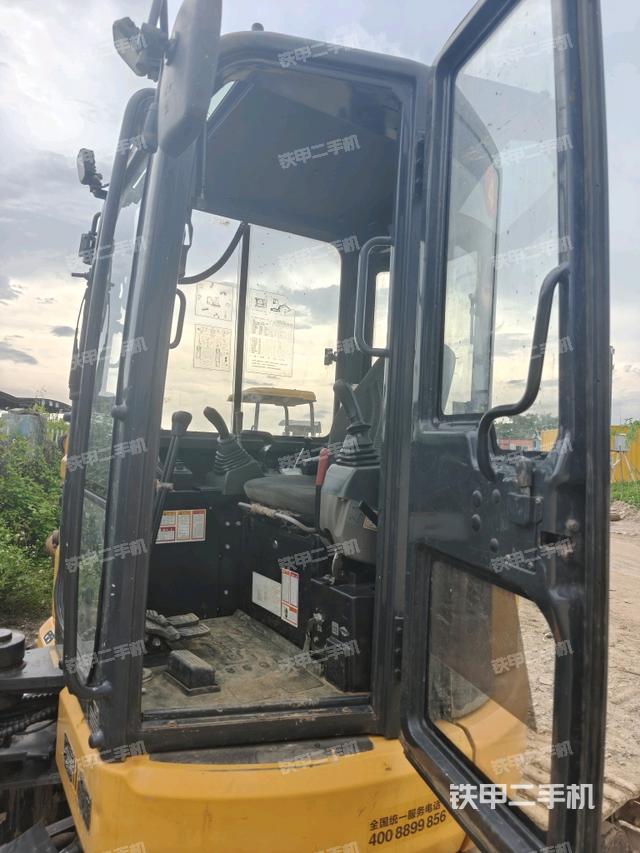 驾驶室正侧(驾驶室部分)  驾驶室正侧(驾驶室部分)