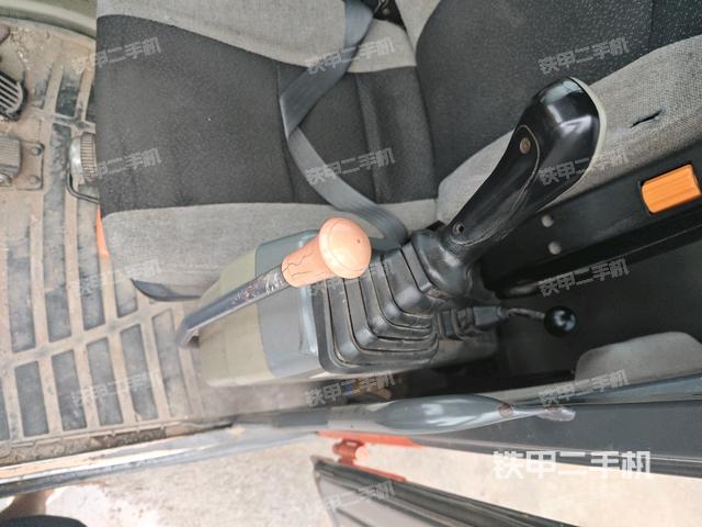 座椅左側控制臺/音響/含左手柄（駕駛室部分）