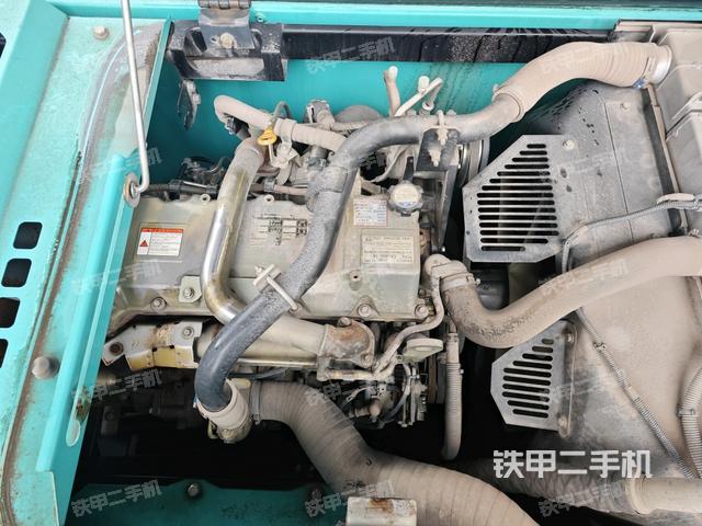 發(fā)動(dòng)機(jī)室（上車部件）