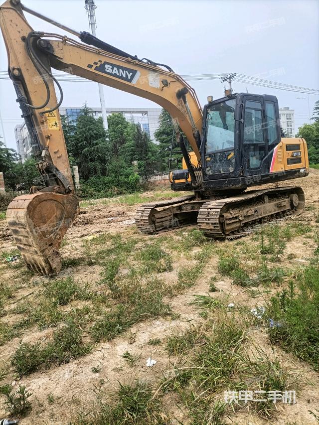 右前45(整機(jī)外觀) 右前45(整機(jī)外觀)