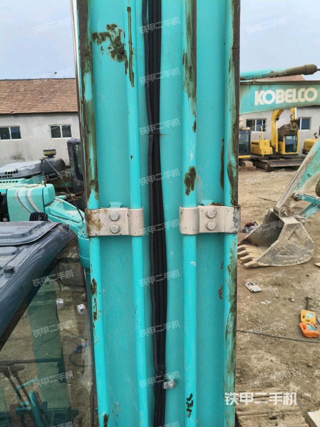 大臂背部俯视(工作和回转装置) 大臂背部俯视(工作和回转装置)