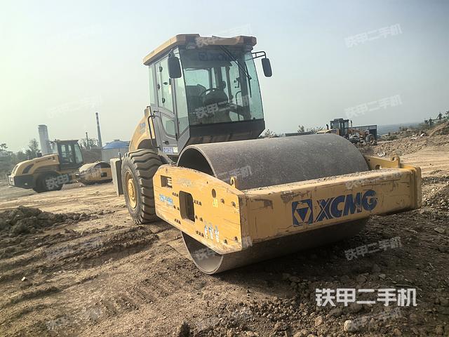 徐工XS263J壓路機(jī)