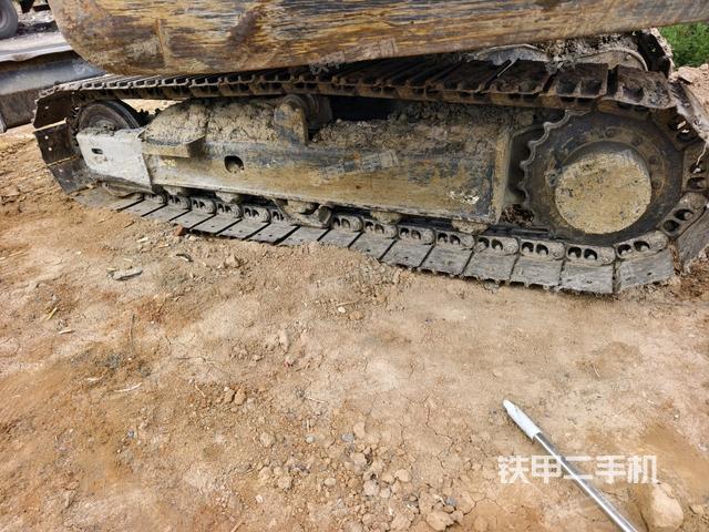 左侧履带整体 (行走机构) 左侧履带整体 (行走机构)