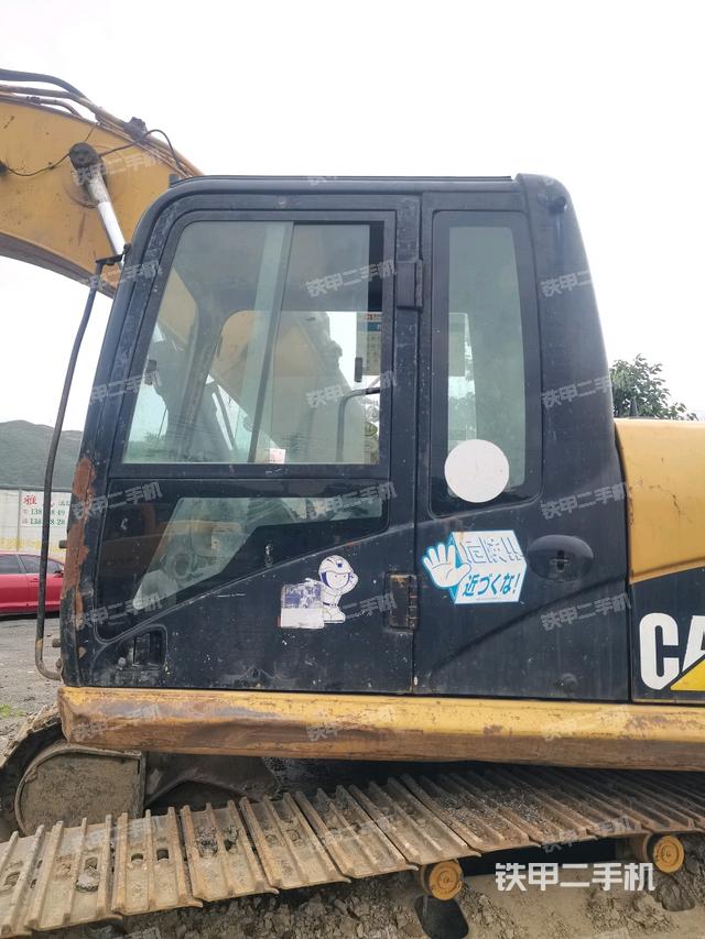 駕駛室正側(cè)(駕駛室部分) 駕駛室正側(cè)(駕駛室部分)