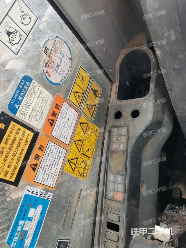 右側(cè)玻璃角標(biāo)(駕駛室部分) 右側(cè)玻璃角標(biāo)(駕駛室部分)