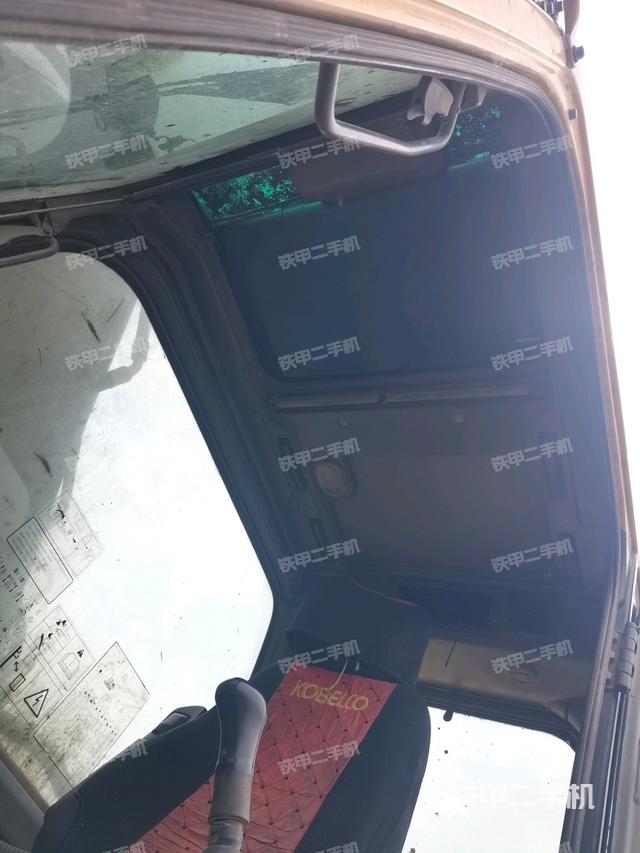 頂棚整體(駕駛室部分) 頂棚整體(駕駛室部分)