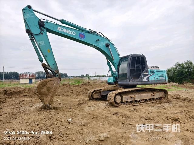 神鋼SK260LC-8挖掘機