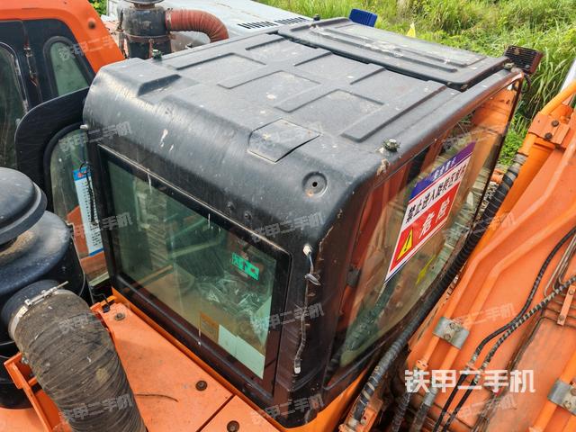 駕駛室頂部俯視(上車(chē)部件) 駕駛室頂部俯視(上車(chē)部件)