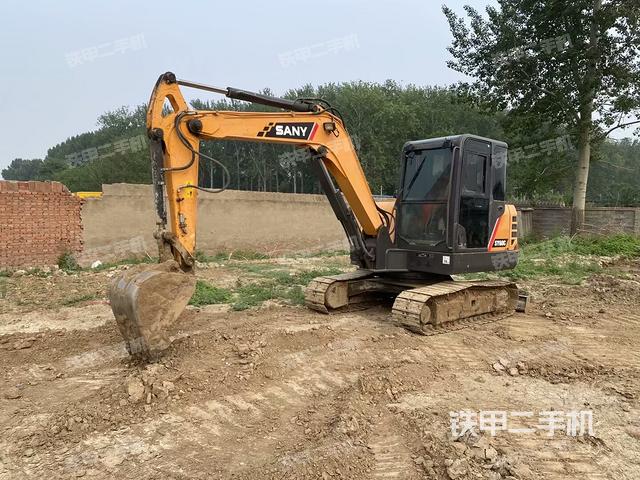 駕駛室頂部（整機外觀）