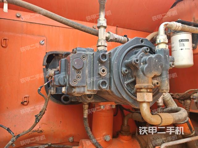 液壓泵斜45?左(大件艙室) 液壓泵斜45?左(大件艙室)