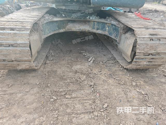 转盘和下车架正前（工作和回转装置）