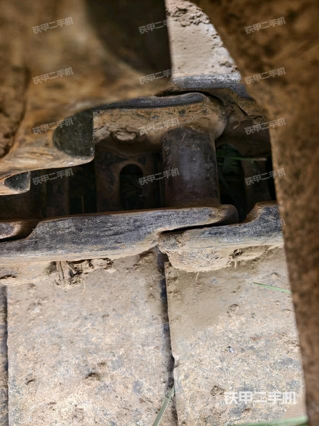 右驱动轮（行走机构）