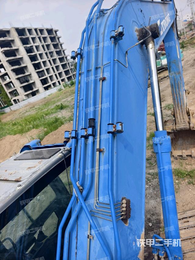 大臂背部俯视（工作和回转装置）