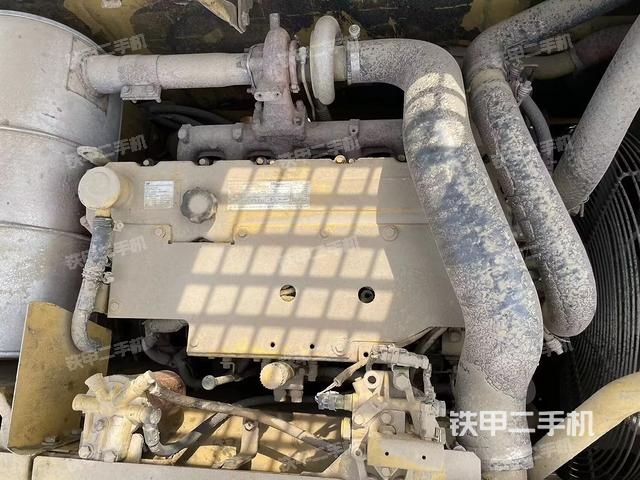 發(fā)動機整體俯視(整機外觀) 發(fā)動機整體俯視(整機外觀)