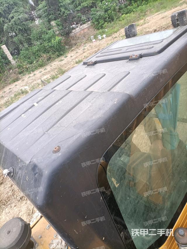 駕駛室頂部俯視(上車(chē)部件) 駕駛室頂部俯視(上車(chē)部件)