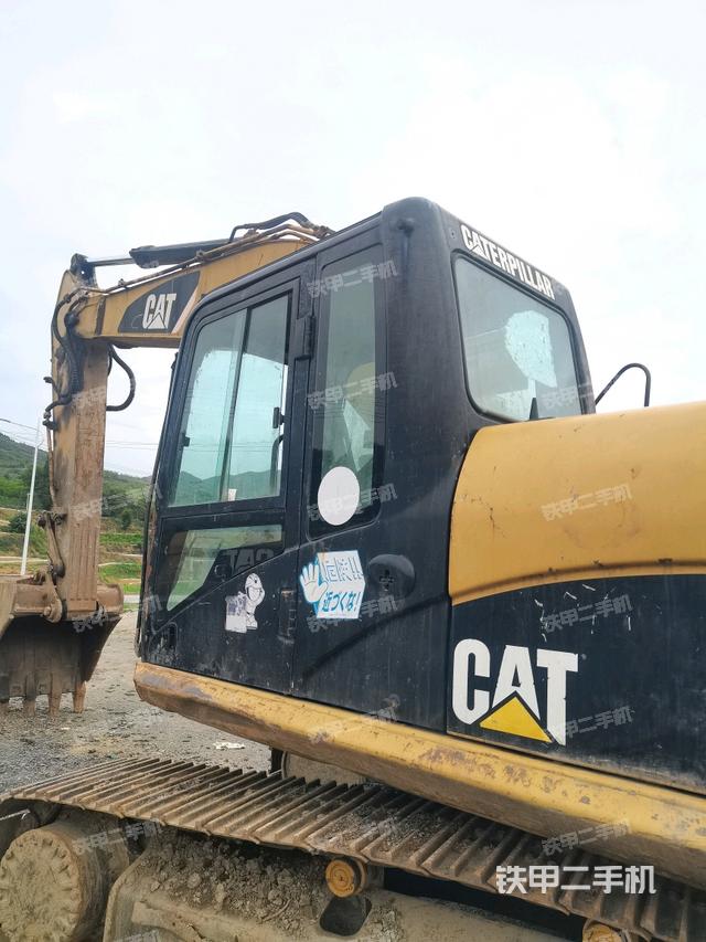 駕駛室左后45度(駕駛室部分) 駕駛室左后45度(駕駛室部分)