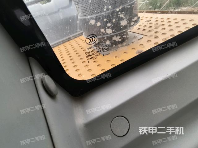 后窗玻璃角標(駕駛室部分) 后窗玻璃角標(駕駛室部分)